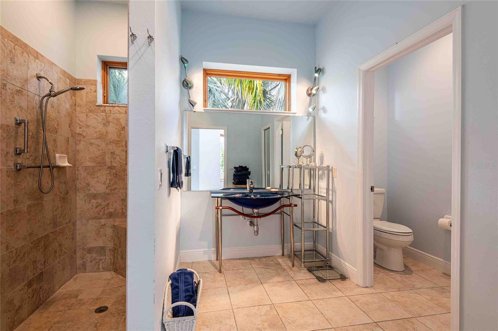 CALIENTE - Residential