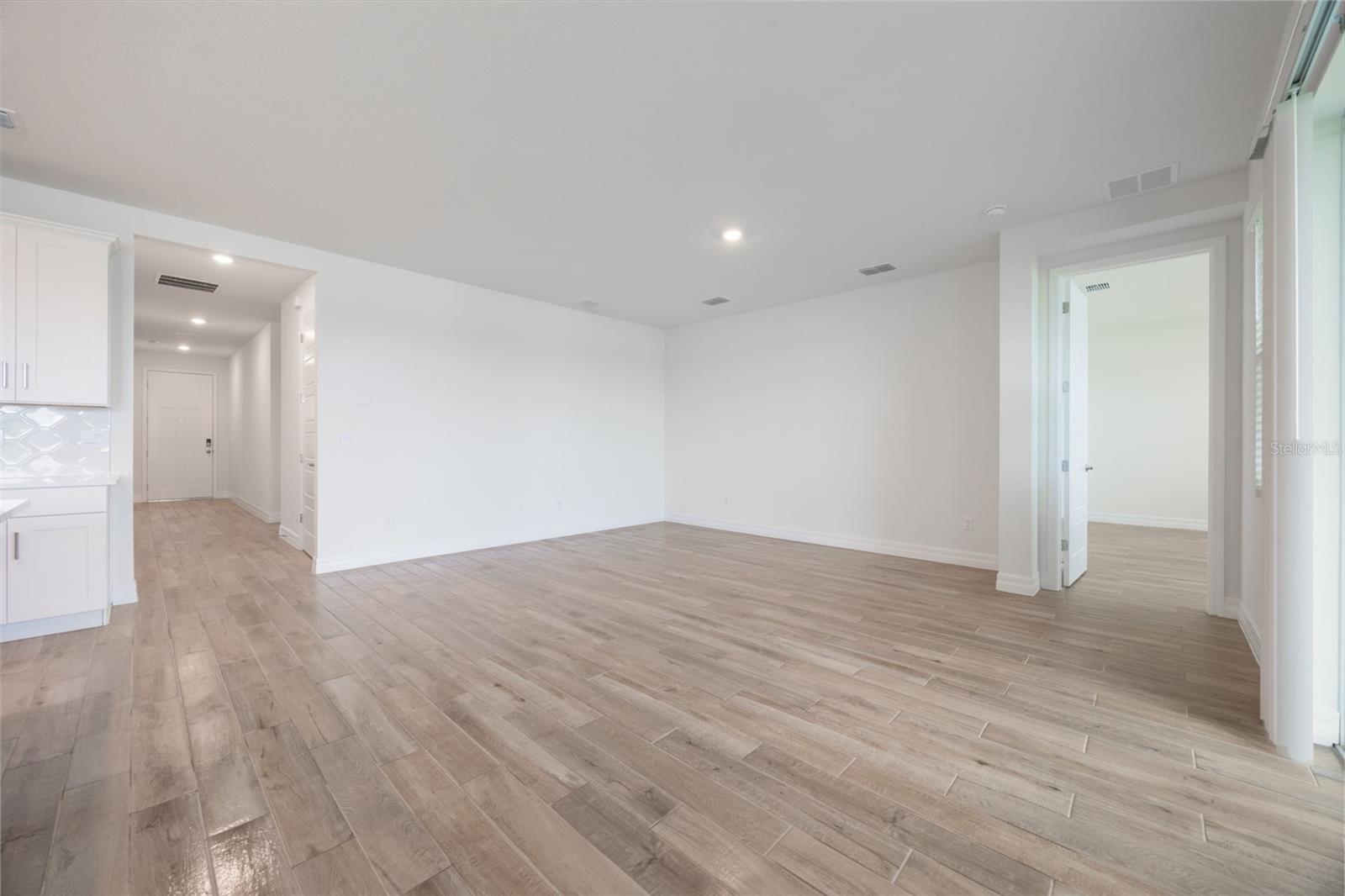 LAKES OF MOUNT DORA - Residential