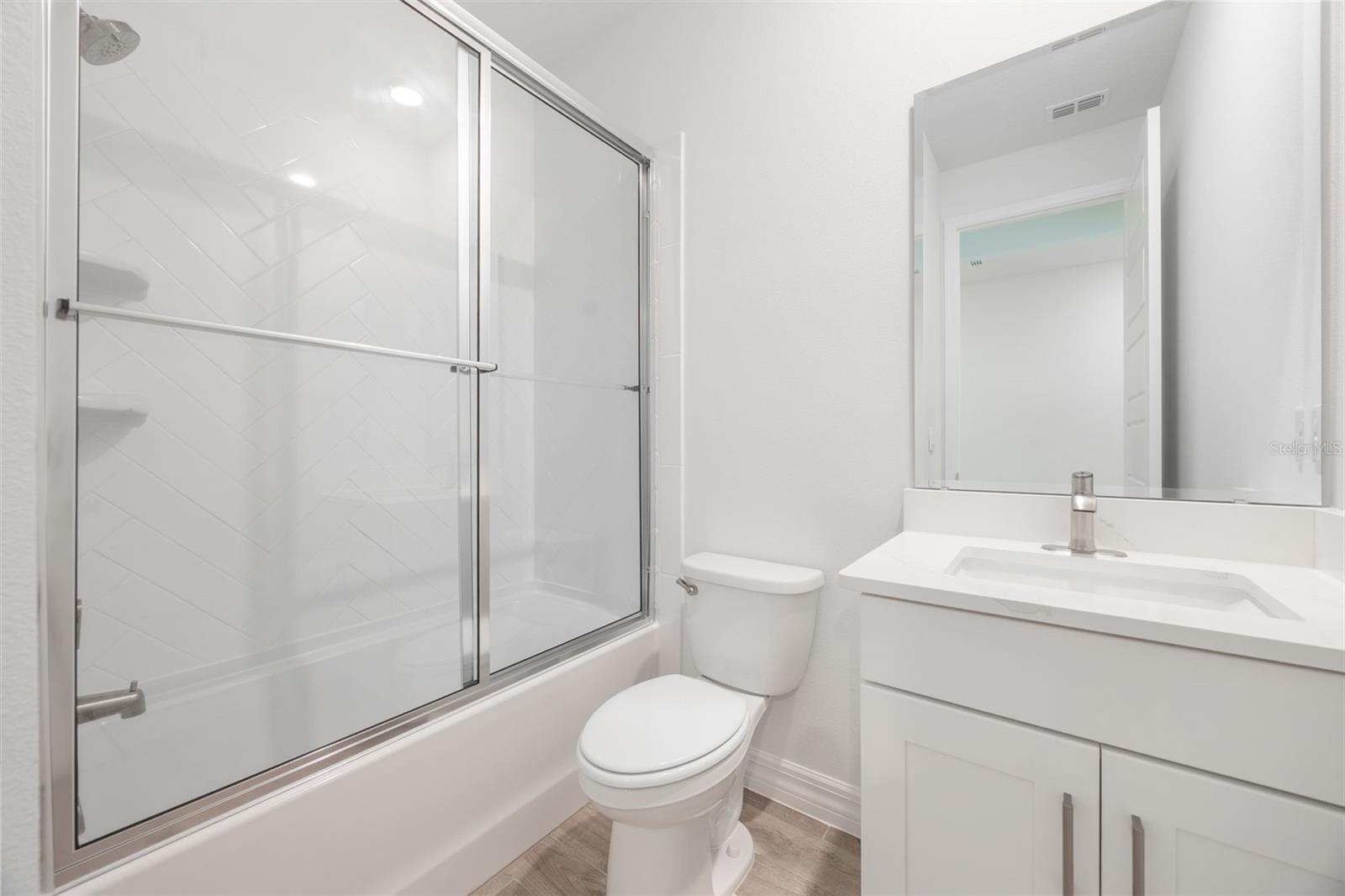 LAKES OF MOUNT DORA - Residential