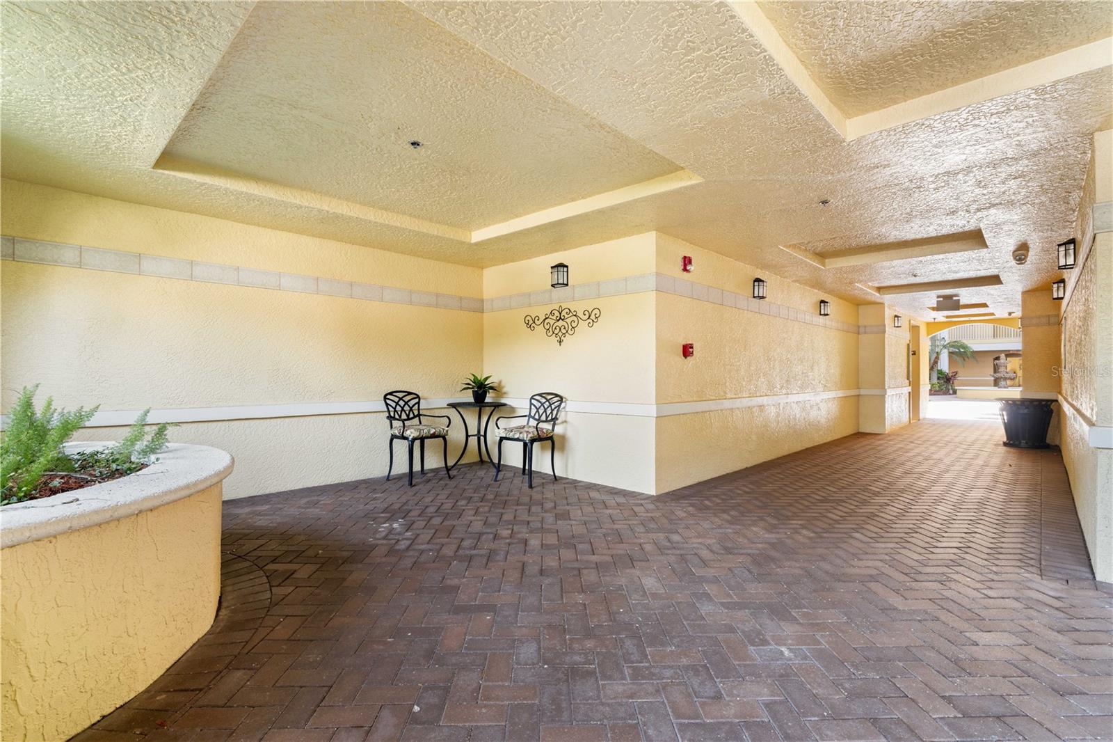 FOUNTAIN COURT PH 04 - Residential