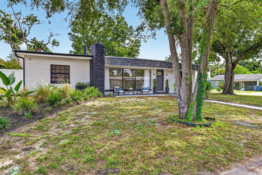 Photo of 1601 E Paris Street, Tampa, FL 33610 (MLS # TB8517640)
