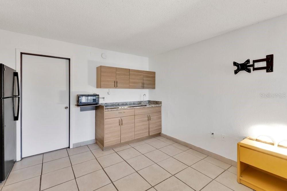 Casas a venda 4 - Jen Dantas 8421 S ORANGE BLOSSOM TRAIL 420