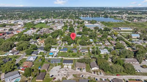 A home in LAKELAND