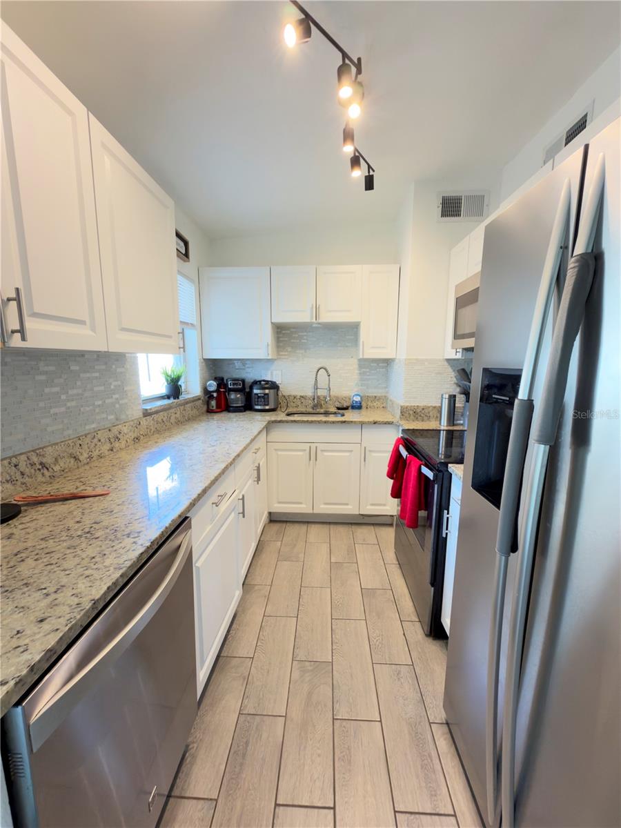 RICHLAND MANOR - Residential