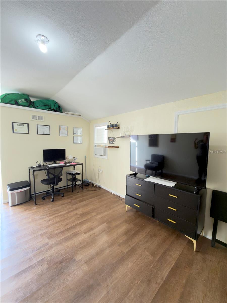 RICHLAND MANOR - Residential