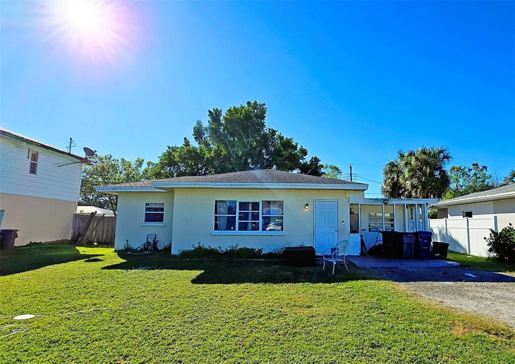 Photo of 3310 Lexington Street, Sarasota, FL 34231 (MLS # A4682557)