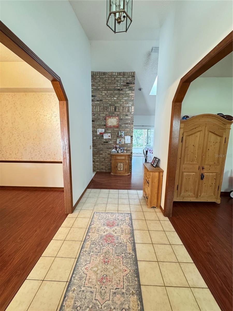 252 SHADY OAKS CIRCLE