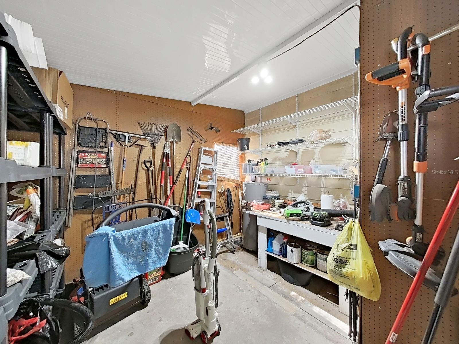 FOXWOOD LAKE ESTATES PH 01 - Residential