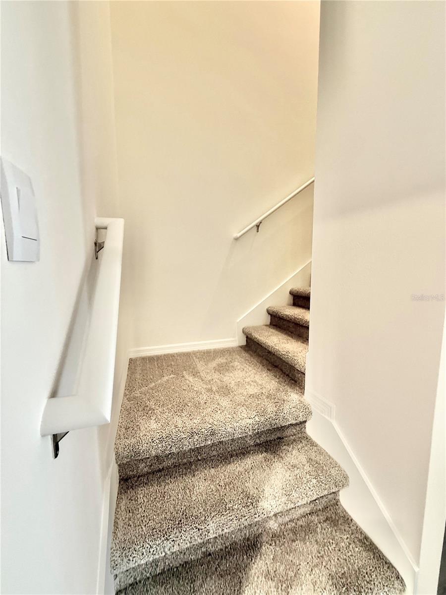 SOUTH MEWS/AVIAN POINTE - Residential Lease