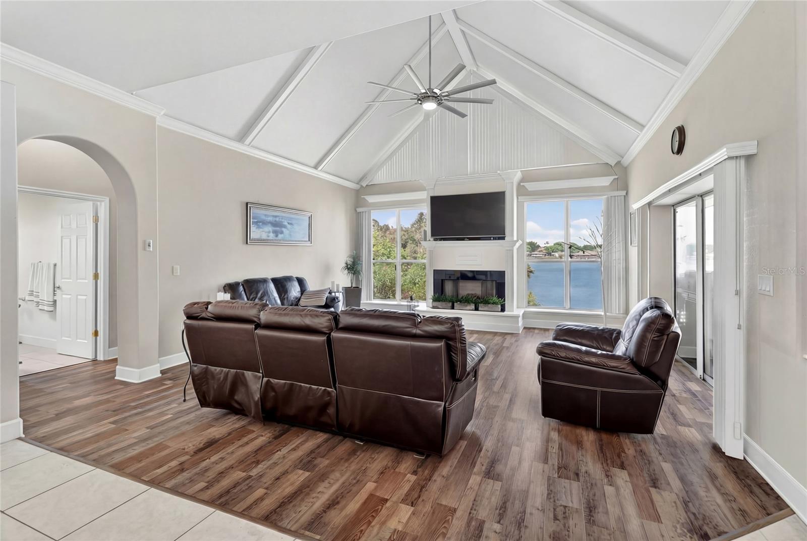 WATERS LAKE MARIAM - Residential