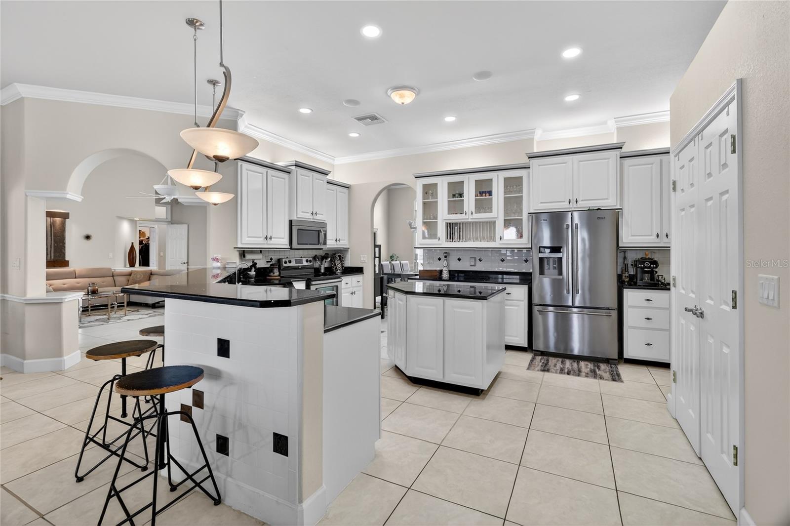 WATERS LAKE MARIAM - Residential