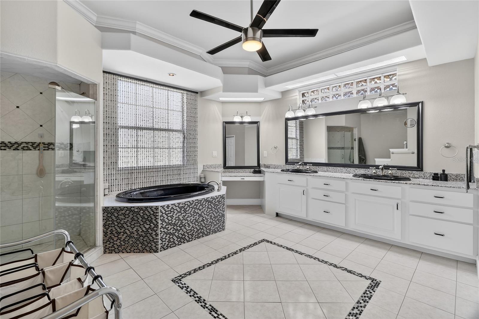 WATERS LAKE MARIAM - Residential