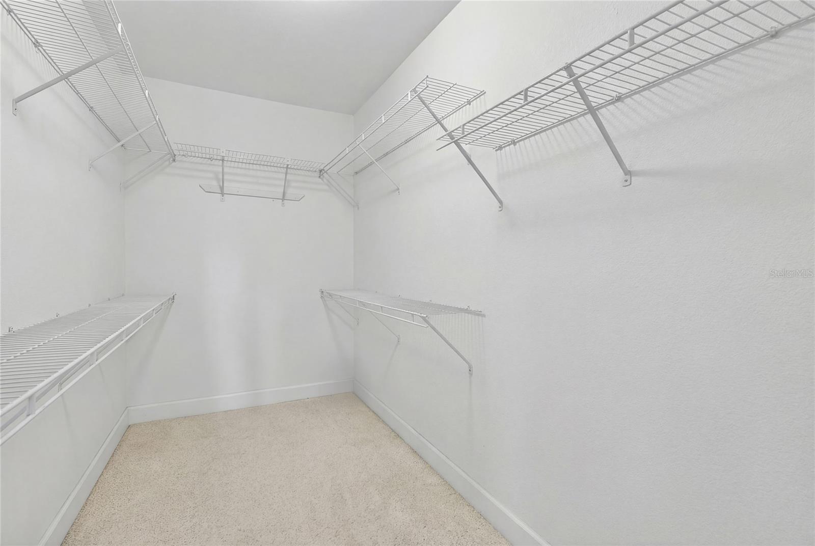 WATERS LAKE MARIAM - Residential