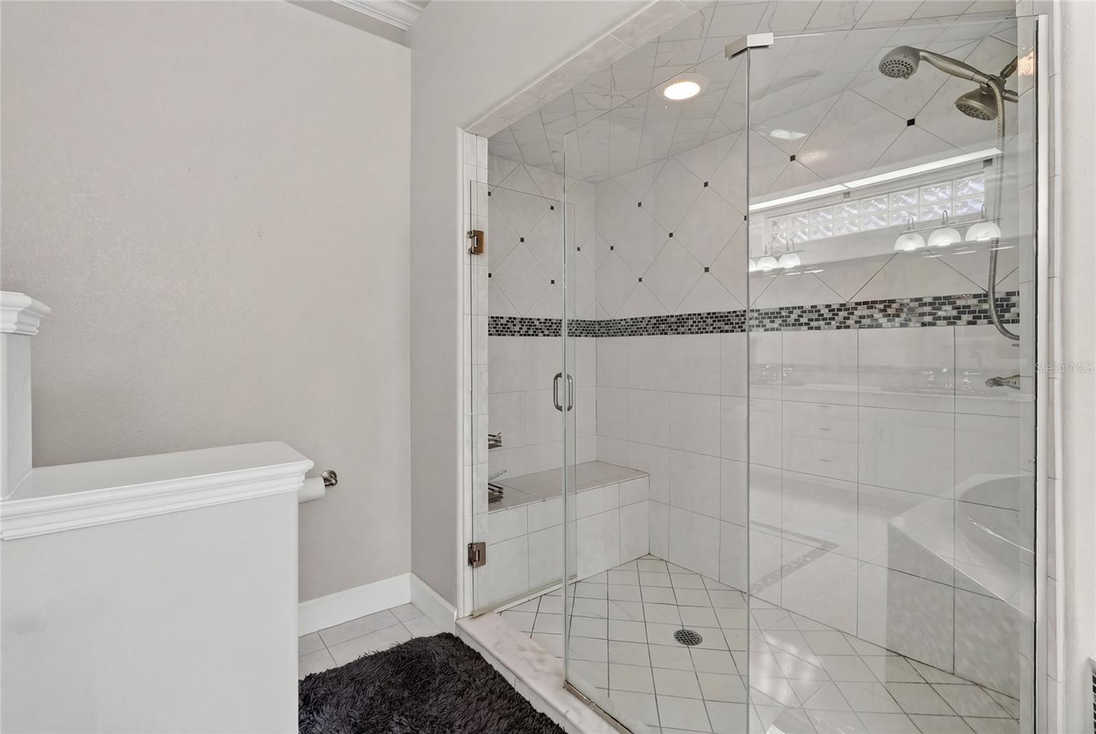 WATERS LAKE MARIAM - Residential