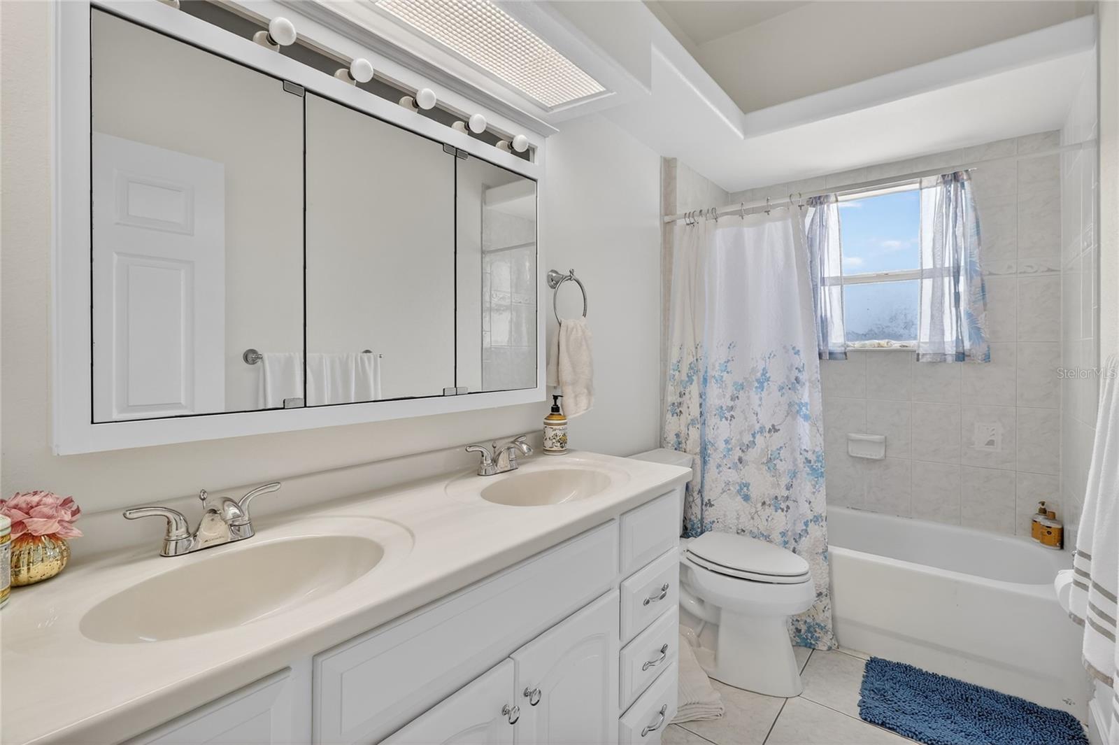 WATERS LAKE MARIAM - Residential