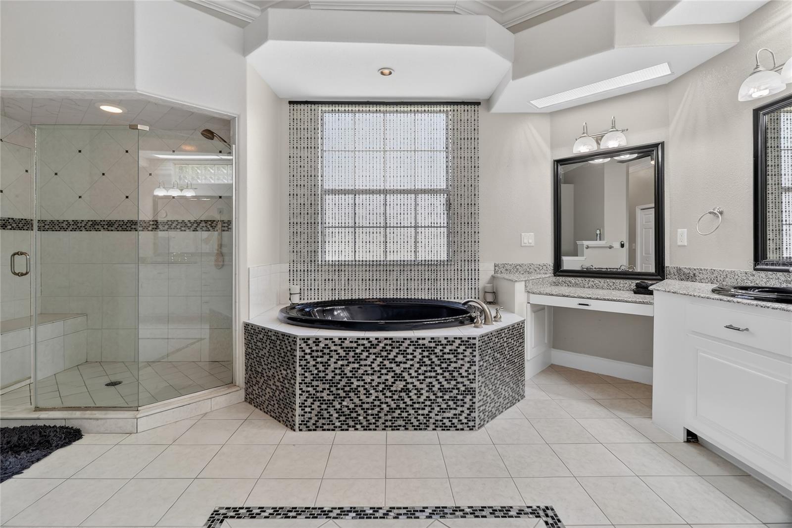 WATERS LAKE MARIAM - Residential