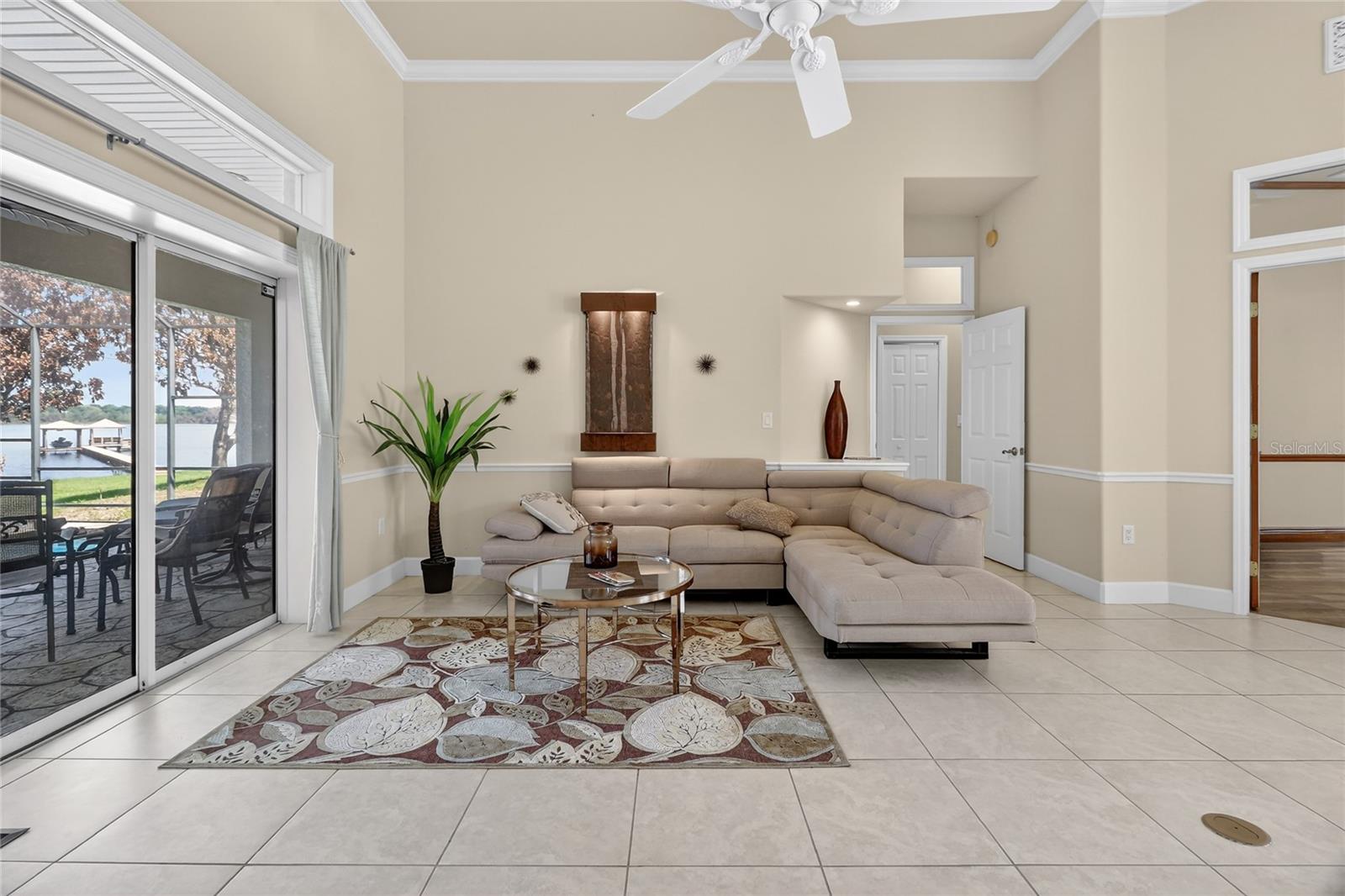 WATERS LAKE MARIAM - Residential