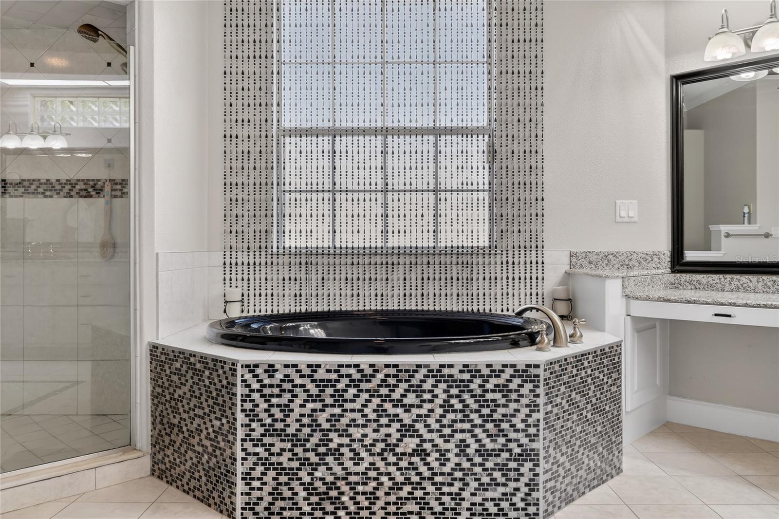 WATERS LAKE MARIAM - Residential