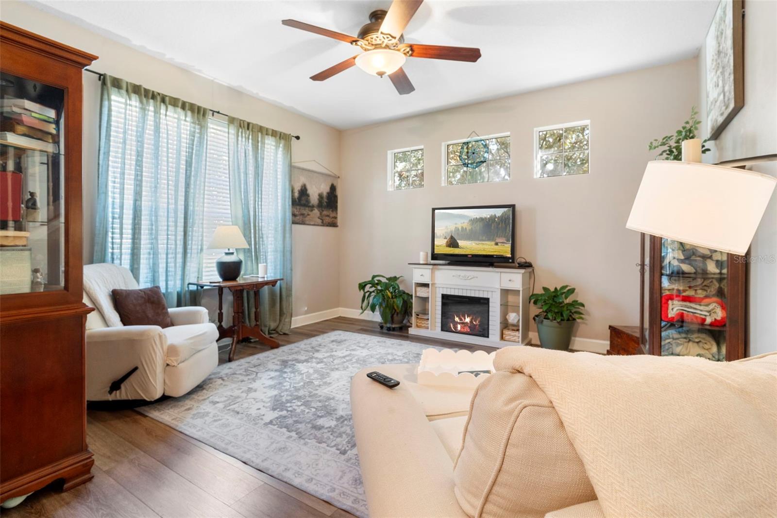 216 FOXGLOVE WAY