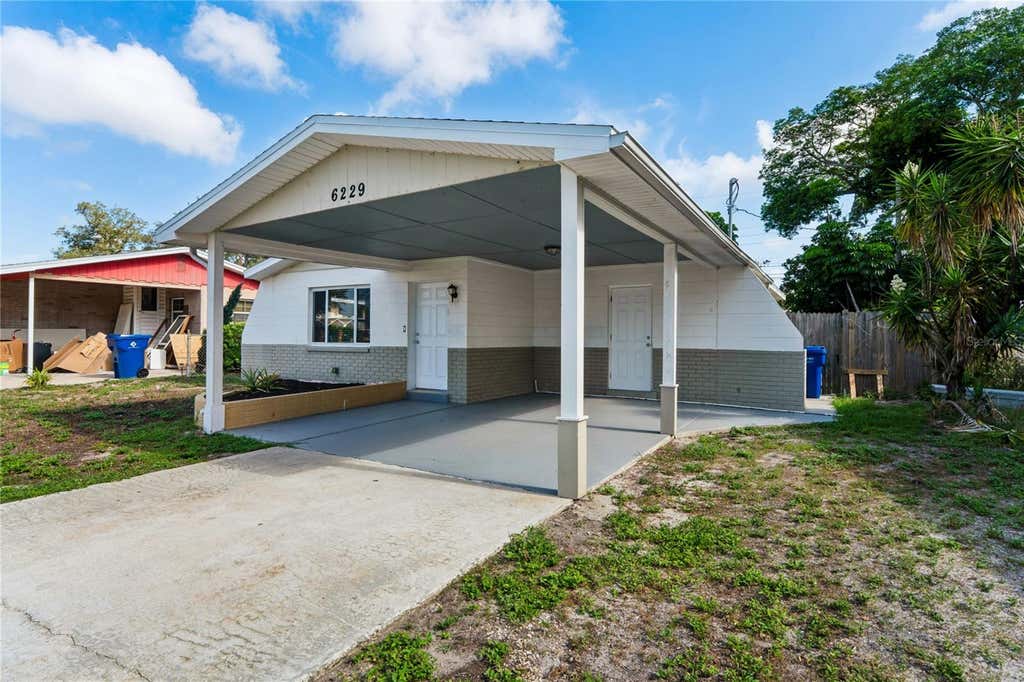 Photo of 6229 50th Avenue N, St Petersburg, FL 33709 (MLS # TB8525096)