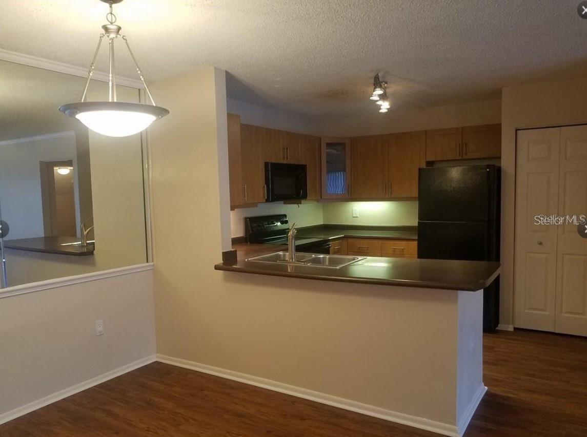 THE GALLERY AT BAYPORT CONDOMI - Residential Lease