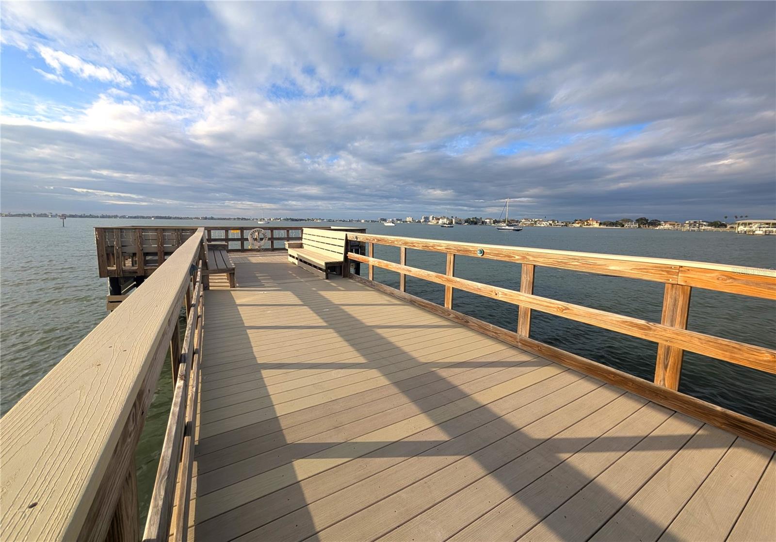 HARBOUR CLUB CONDO 3 - Residential