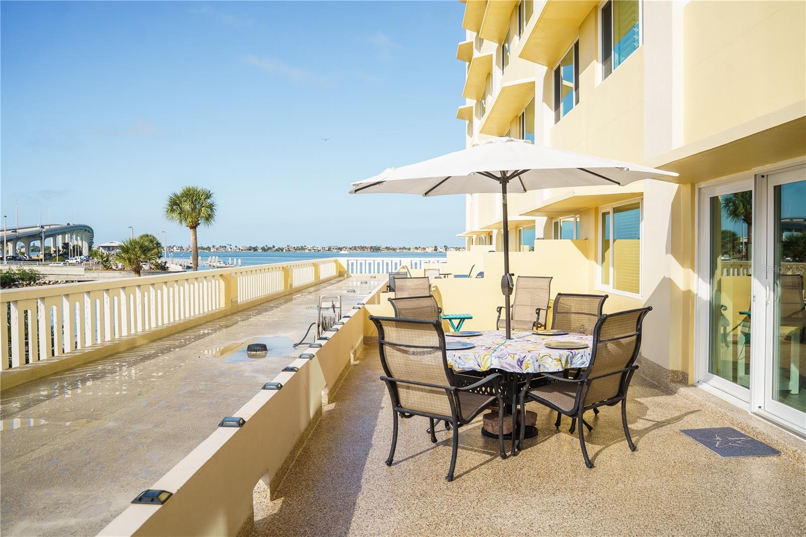 HARBOUR CLUB CONDO 3 - Residential