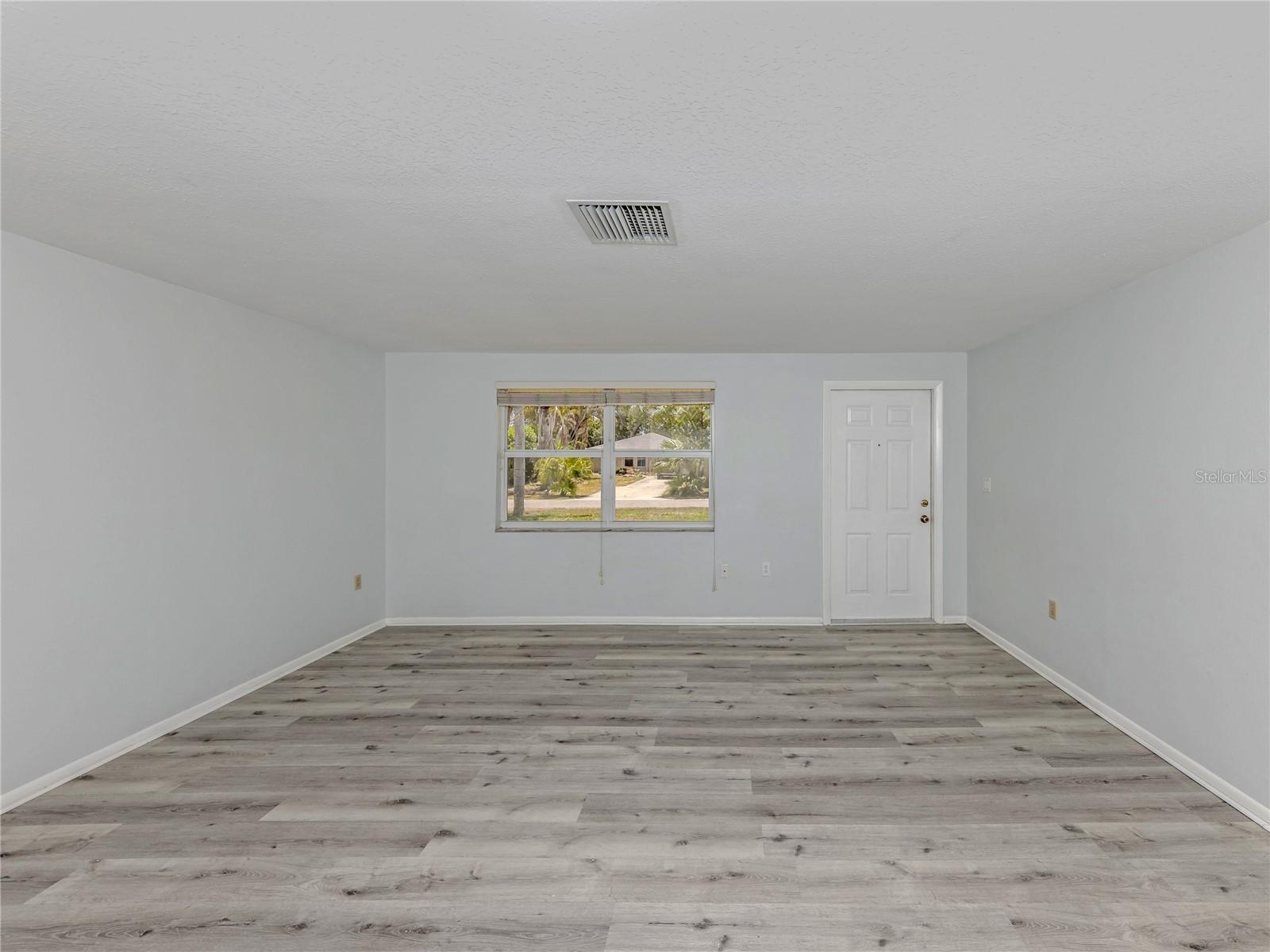 320 PAVONIA ROAD