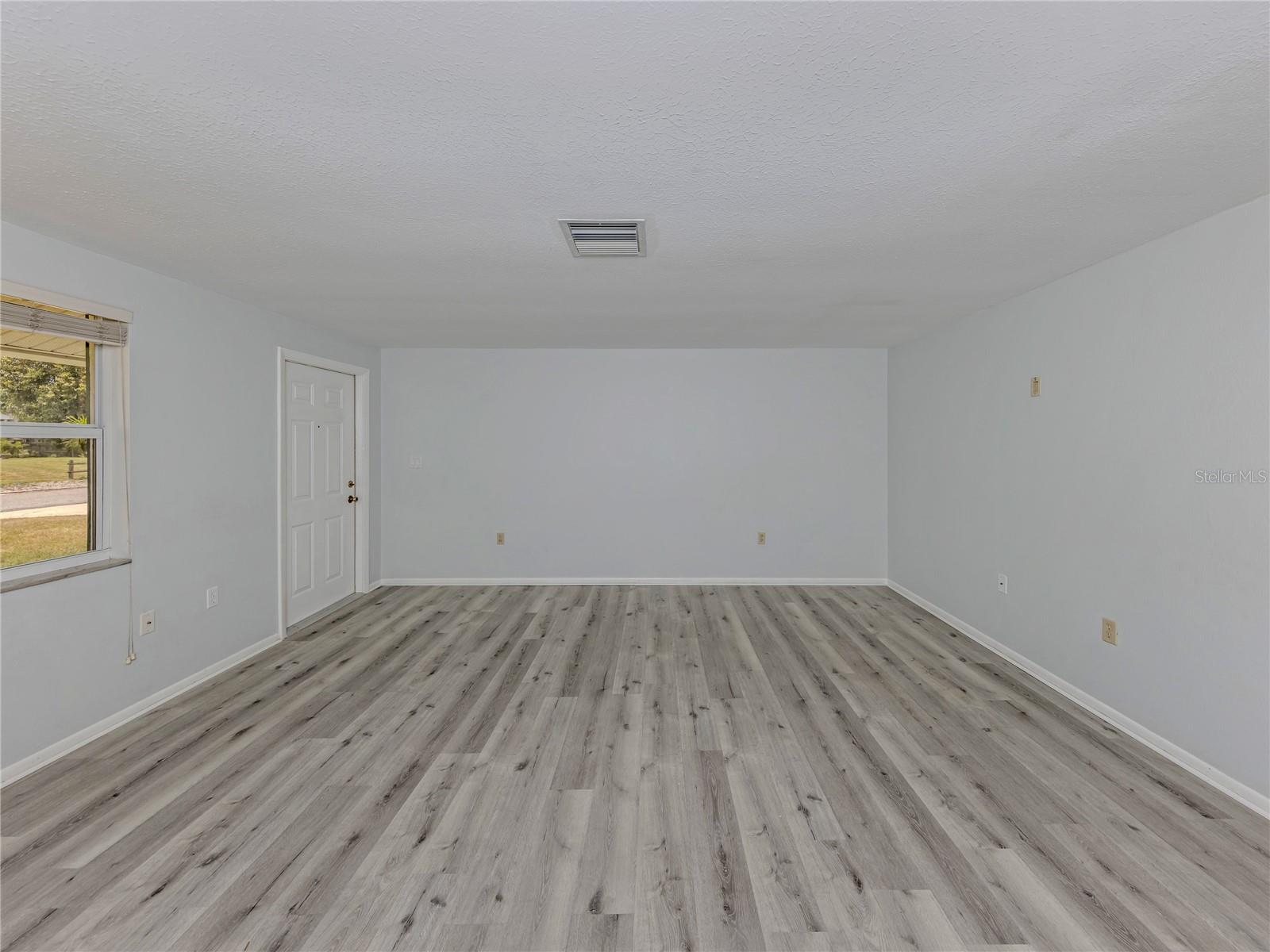 320 PAVONIA ROAD