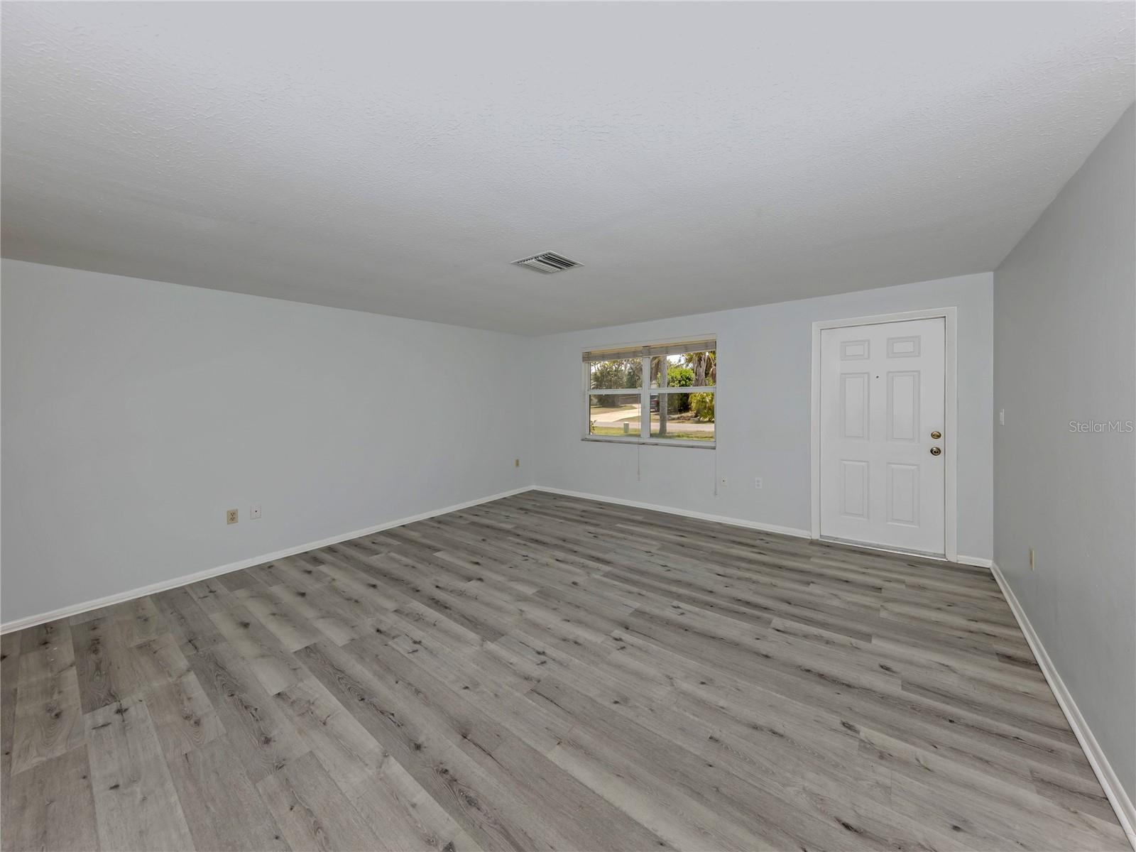 BAY POINT CORR OF - Residential