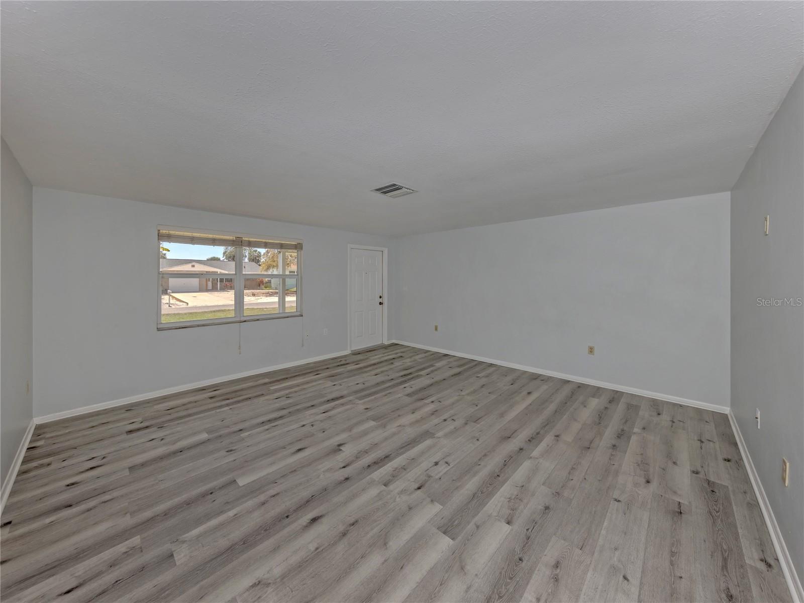 320 PAVONIA ROAD