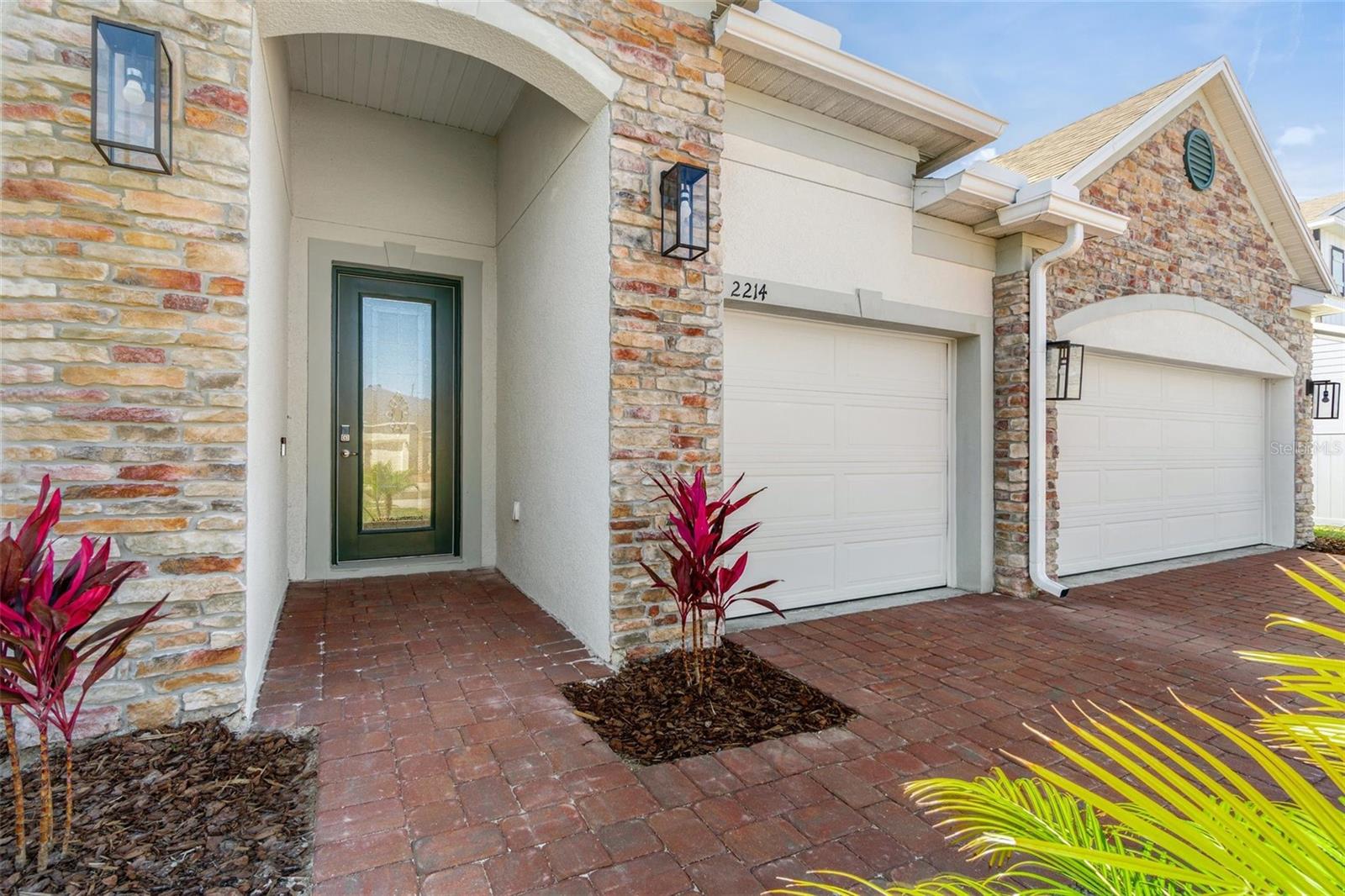 2214 ELEGANT MANOR CIRCLE