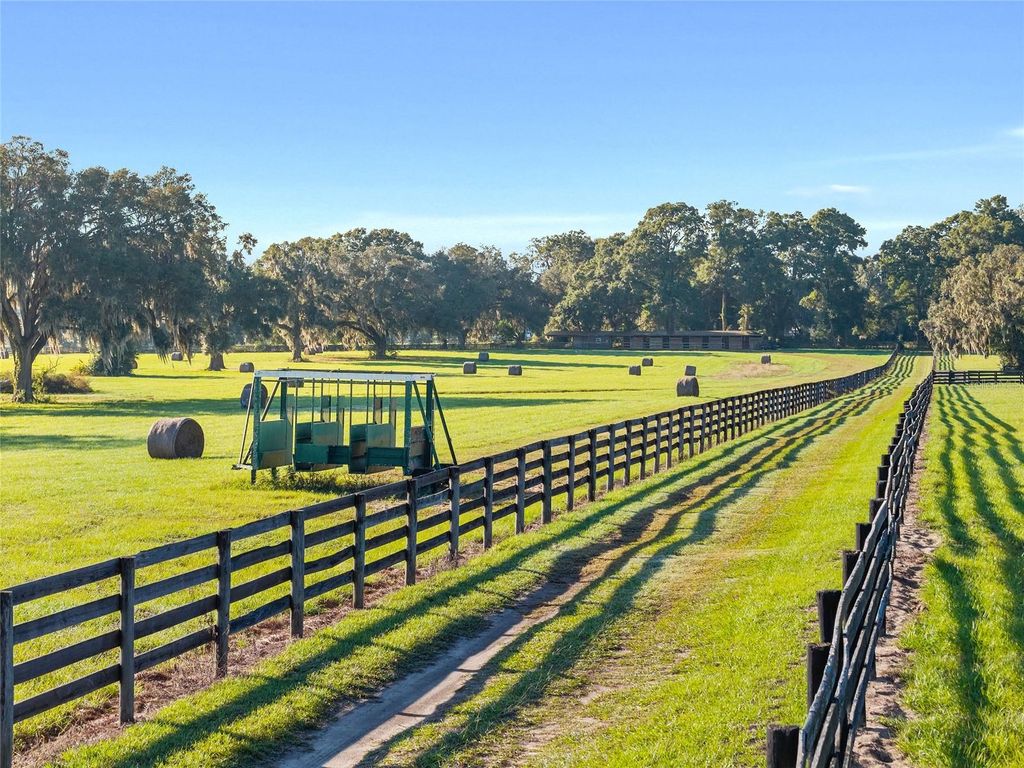 Photo of Tbd SW 100th Street, Ocala, FL 34476 (MLS # OM712248)