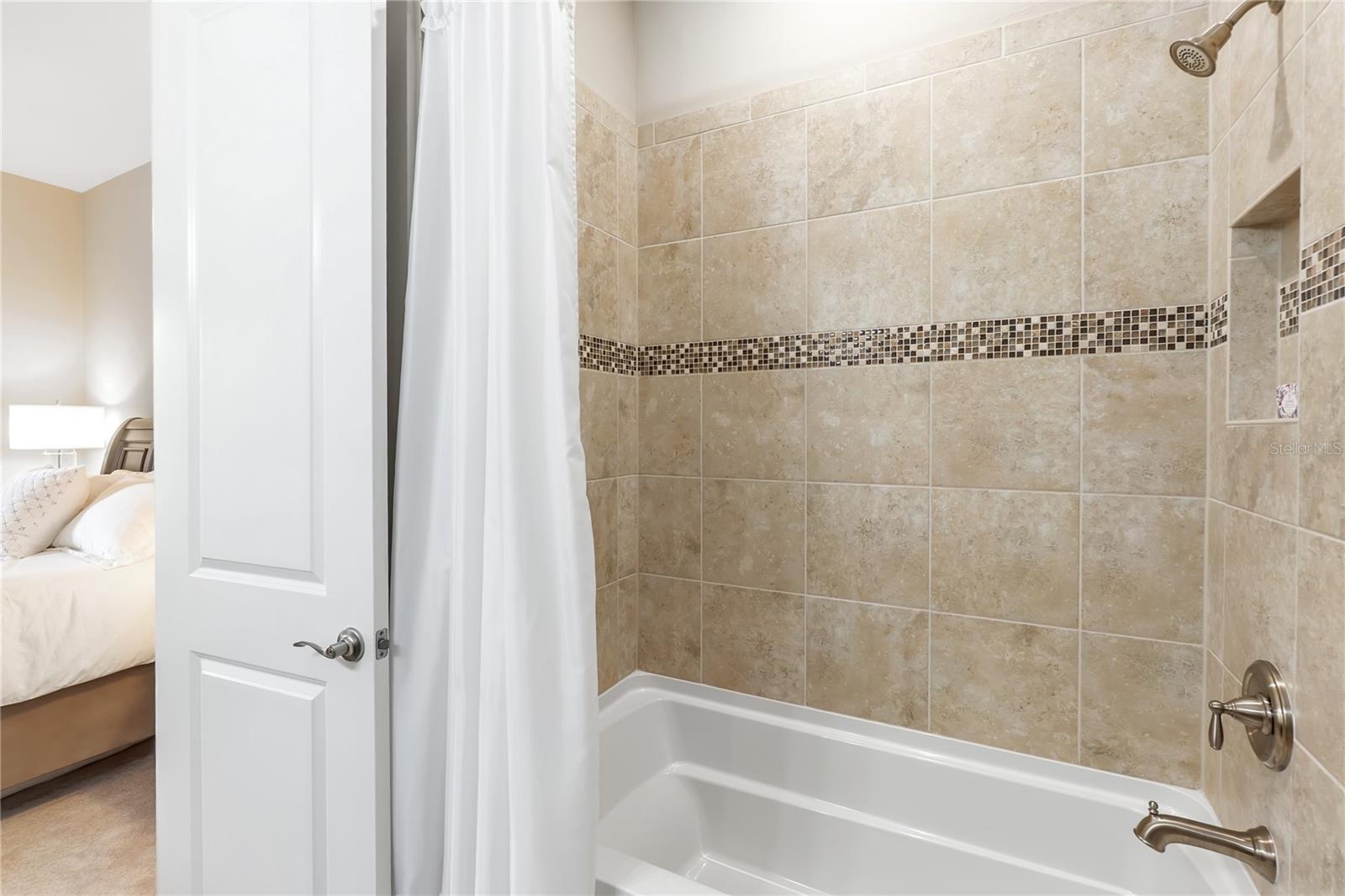 ESPLANADE PH III REV POR - Residential