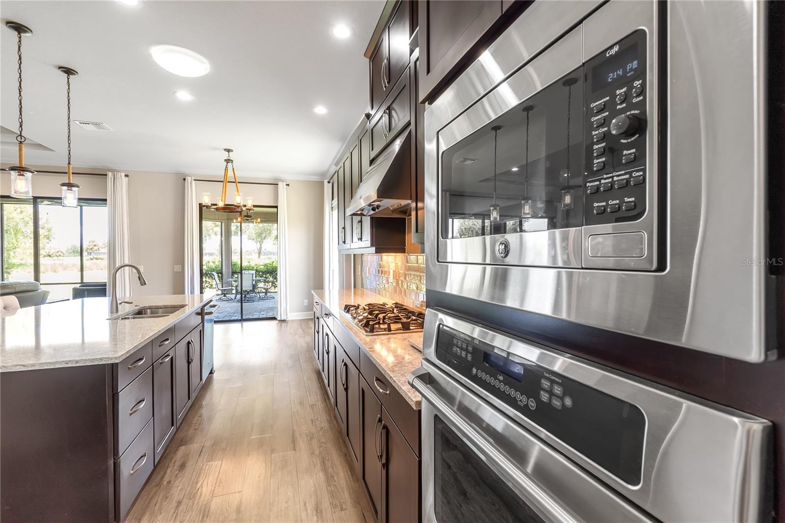 ESPLANADE PH III REV POR - Residential