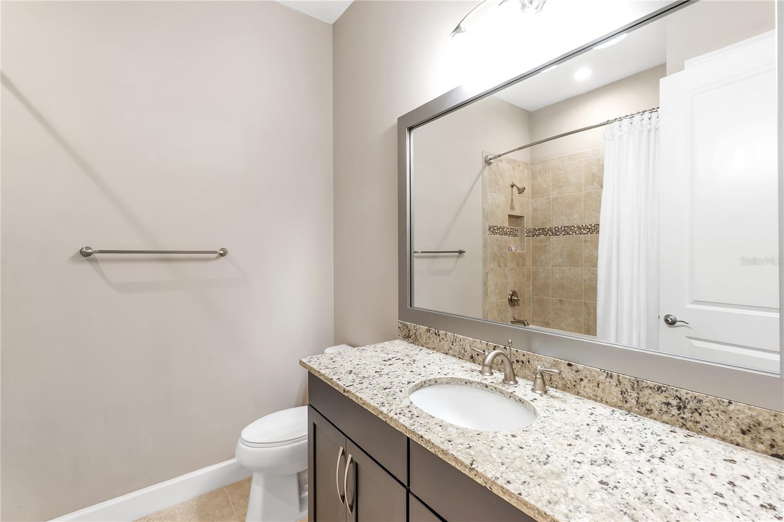 ESPLANADE PH III REV POR - Residential