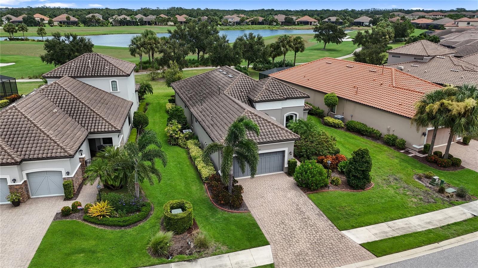 ESPLANADE PH III REV POR - Residential