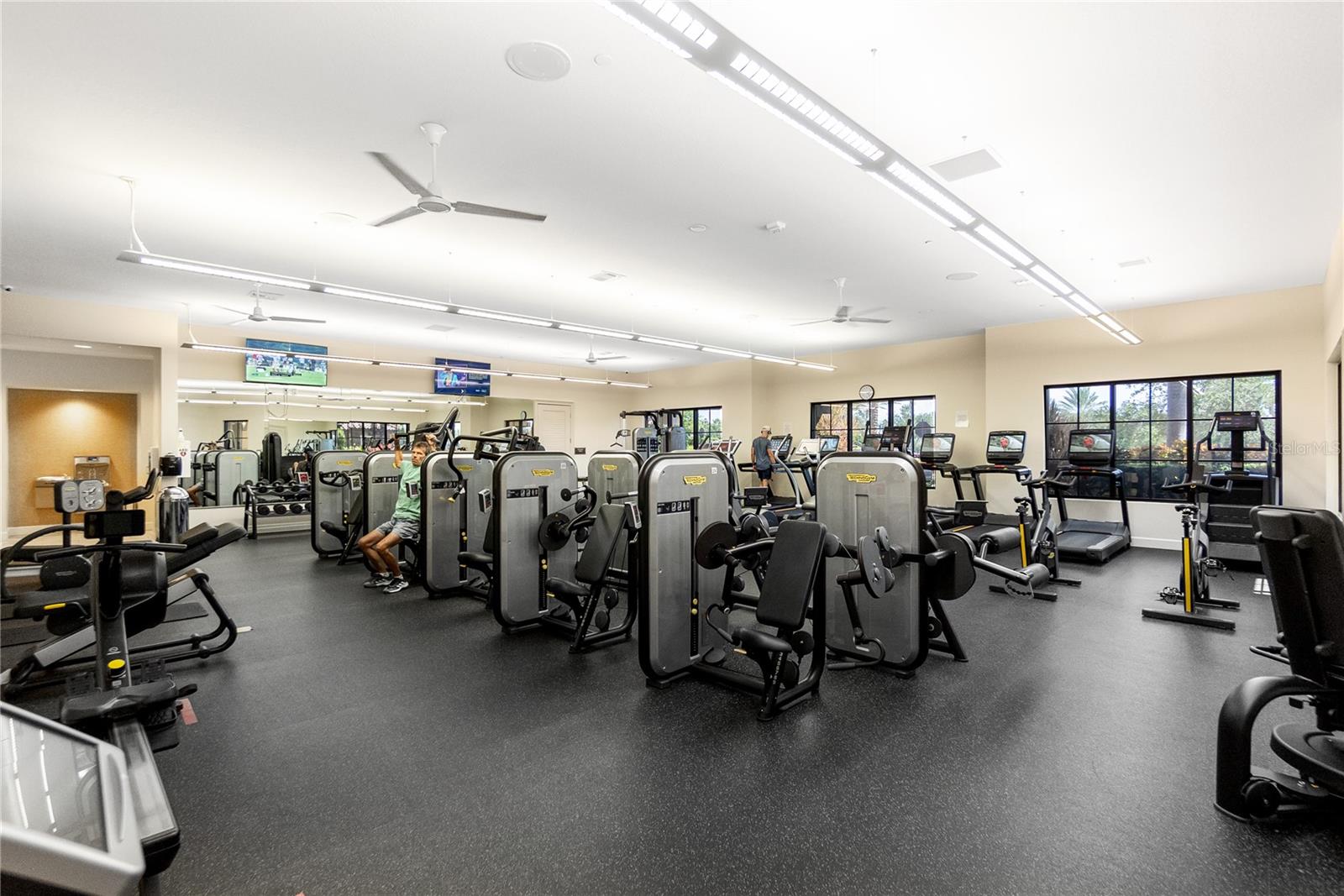 ESPLANADE PH III REV POR - Residential