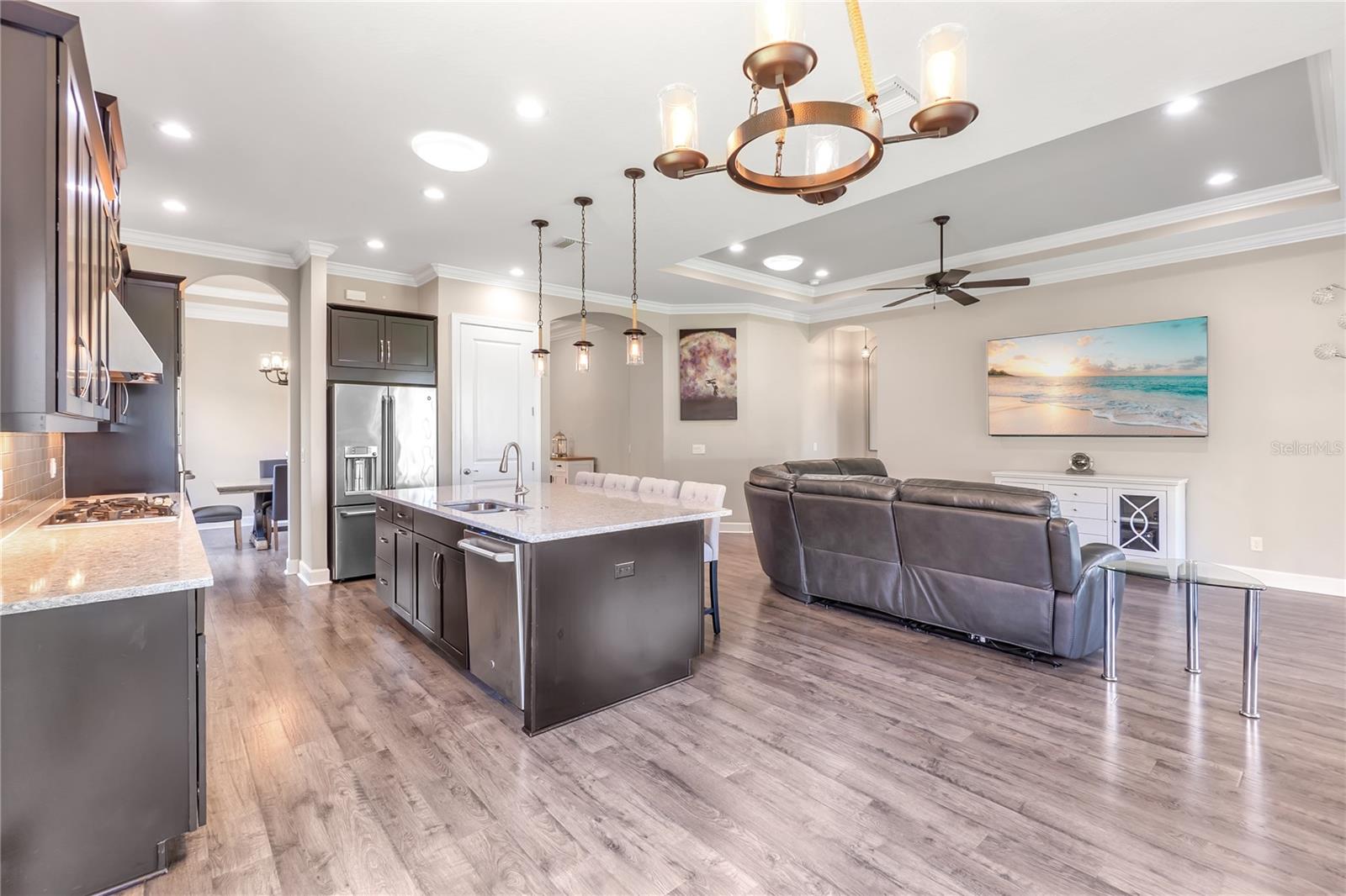 ESPLANADE PH III REV POR - Residential