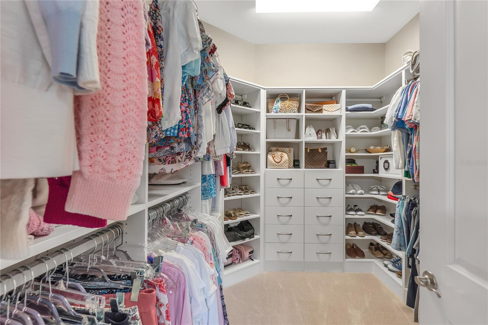 ESPLANADE PH III REV POR - Residential