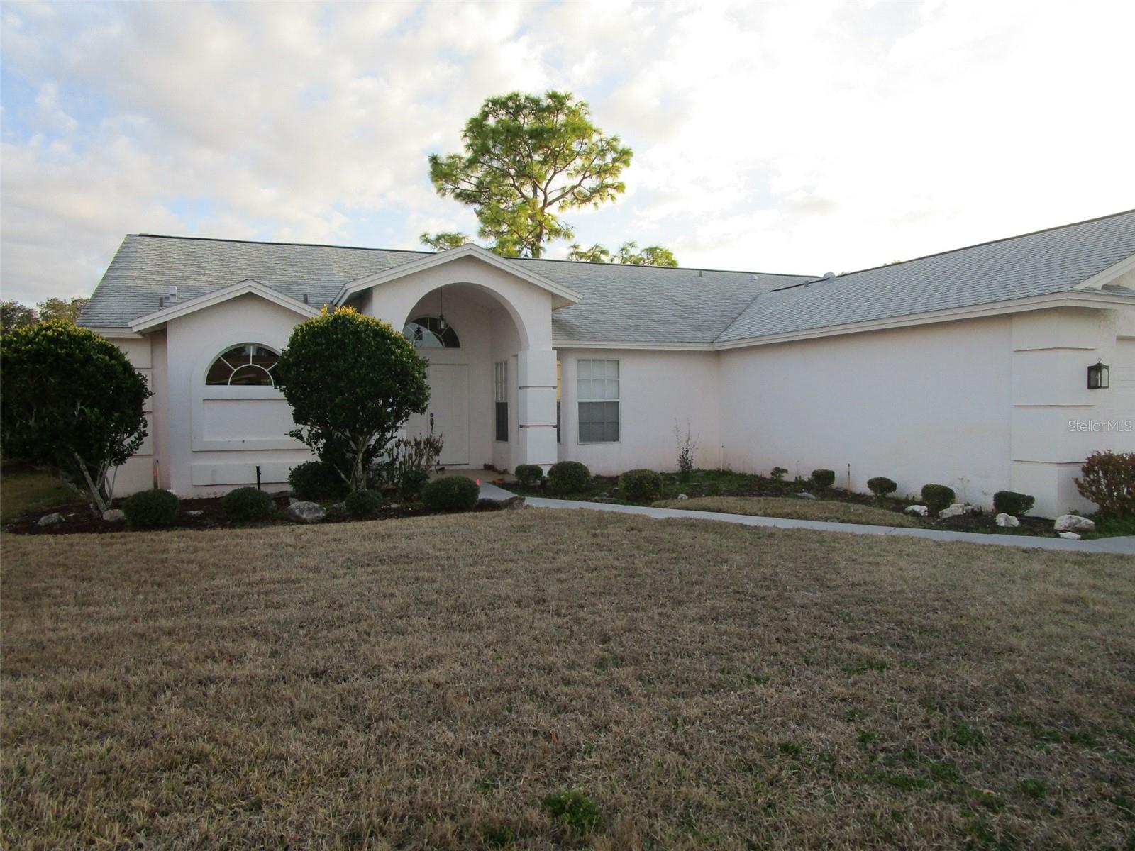 THE ESTATES - Residential Lease