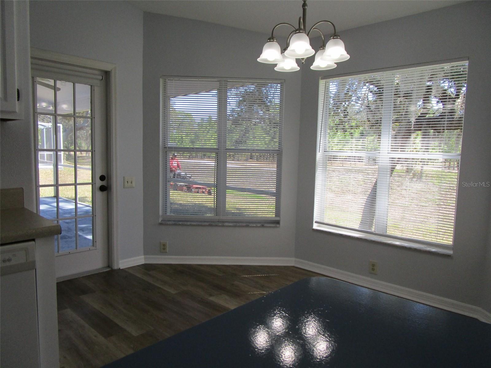 THE ESTATES - Residential Lease