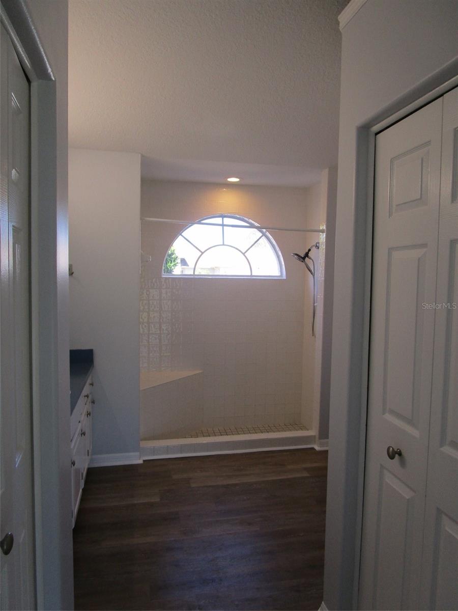 THE ESTATES - Residential Lease