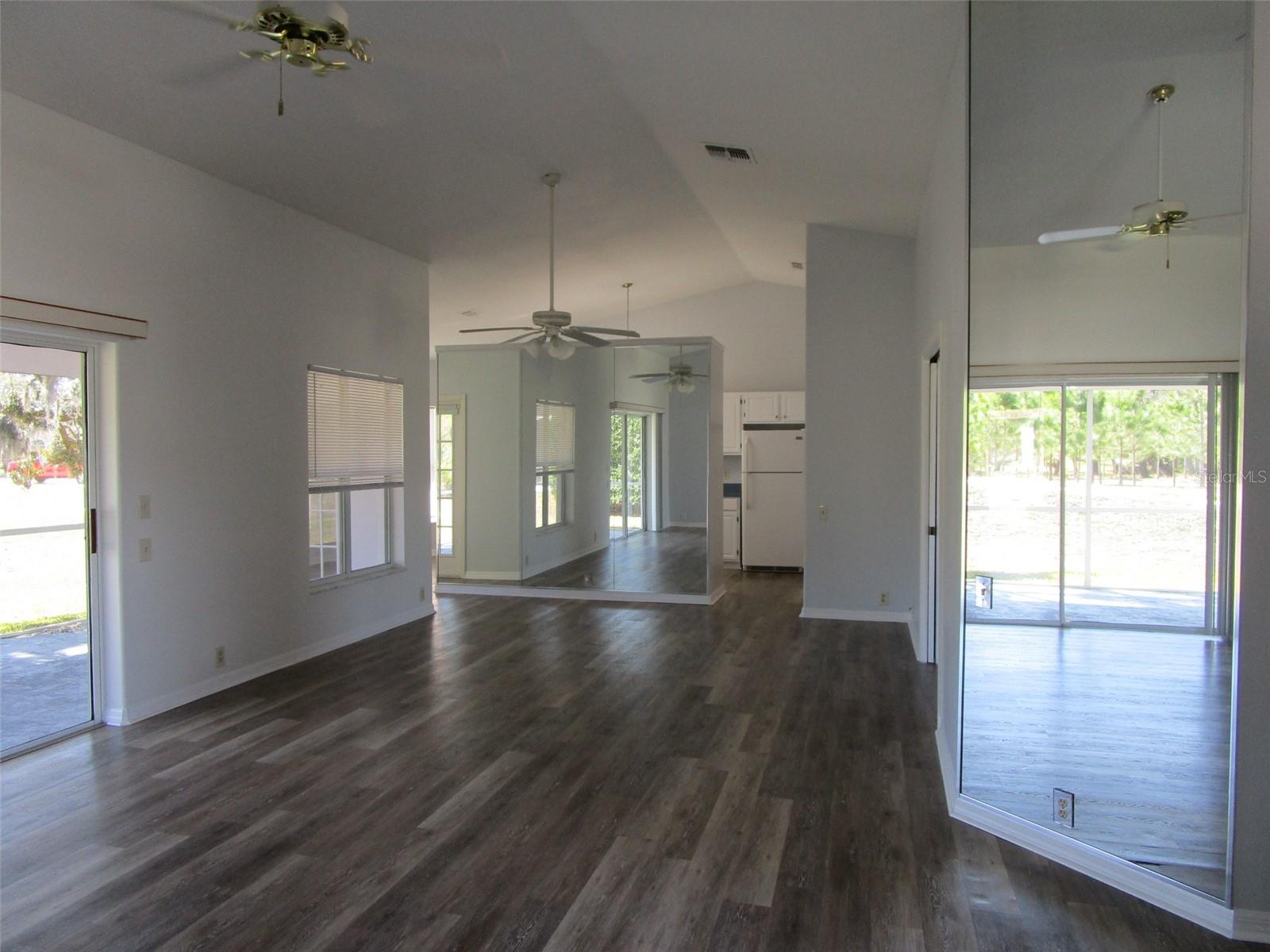 THE ESTATES - Residential Lease