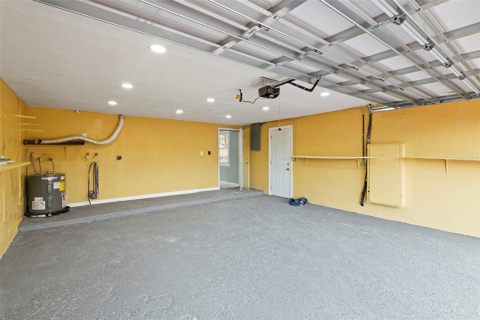 TAHITIAN DEV SUB - Residential