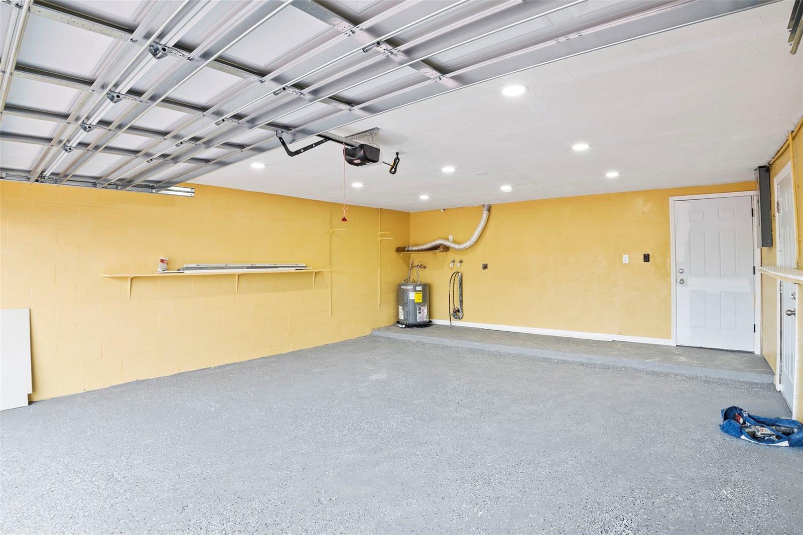 TAHITIAN DEV SUB - Residential