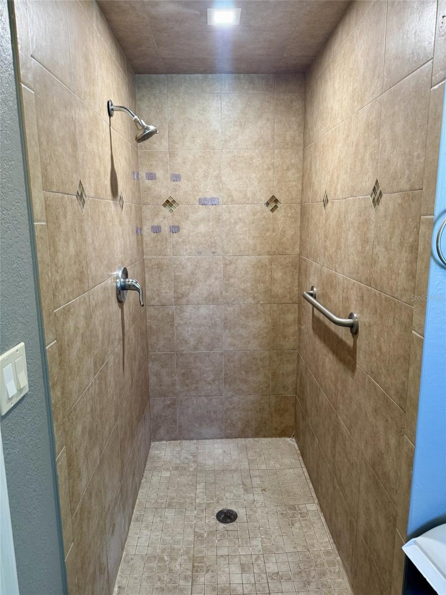 SPRING HILL UNIT 8 - Residential