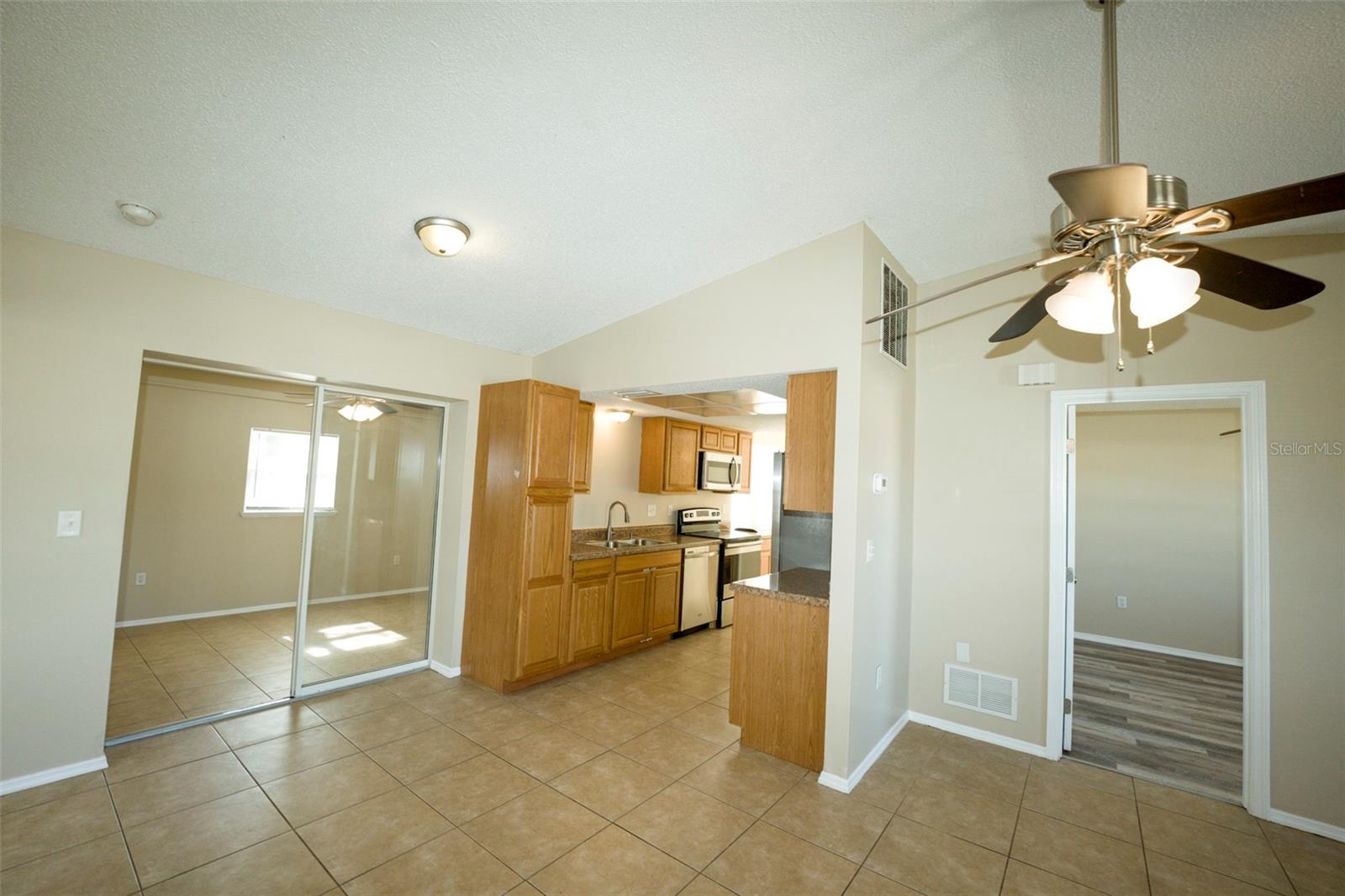 SOUTH VENICE - Residential Lease