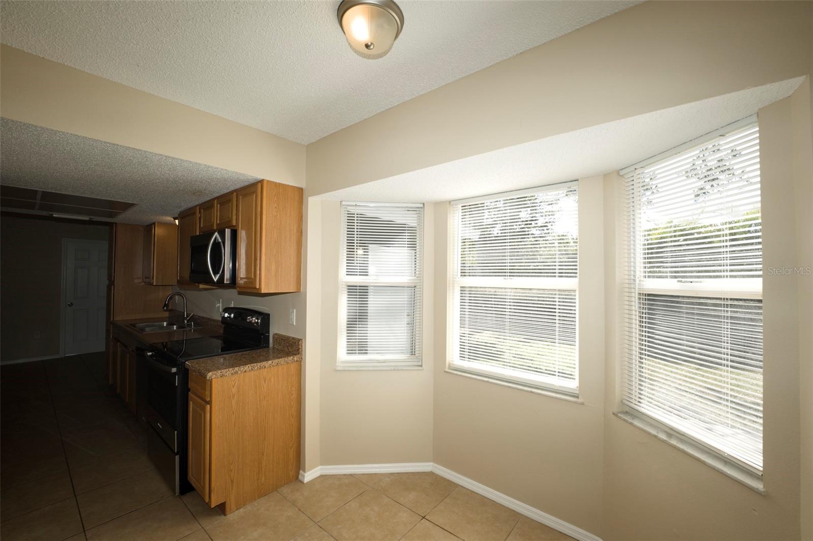 SOUTH VENICE - Residential Lease