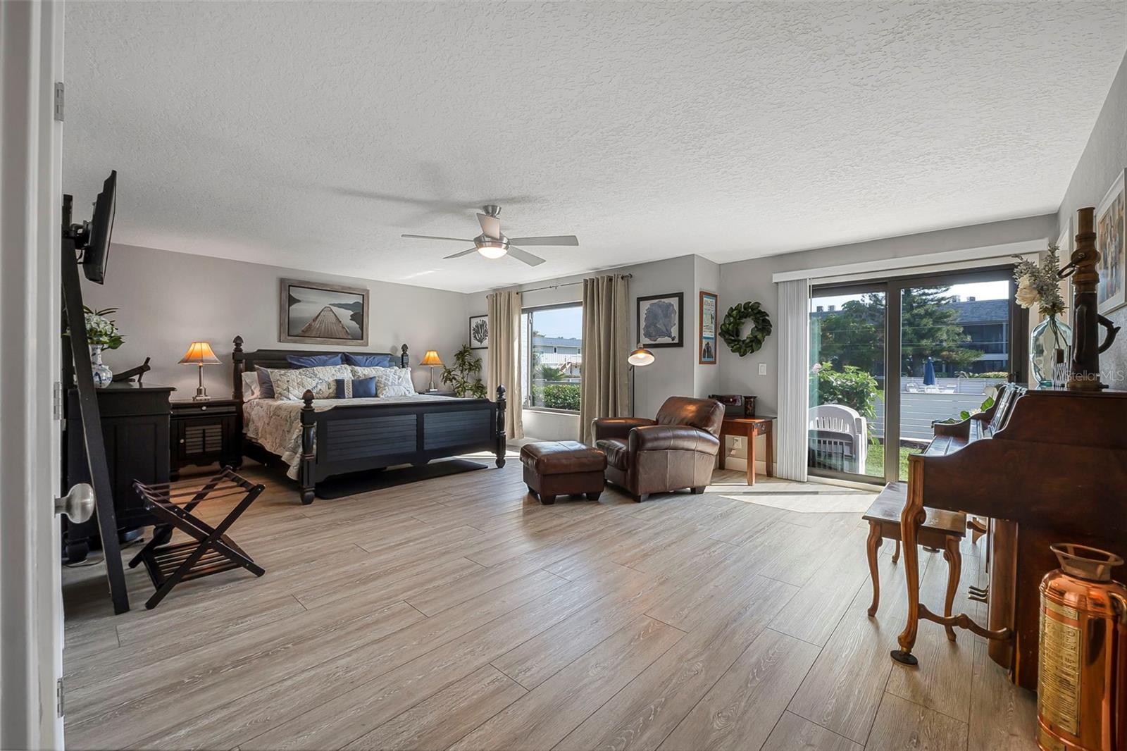 CEDAR ISLAND CLUB CONDO PH 01 - Residential